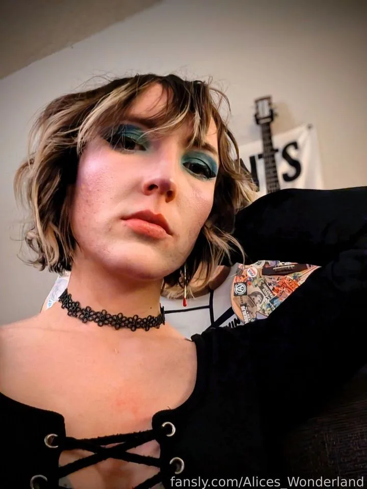Alices_Wonderland — profile photo
