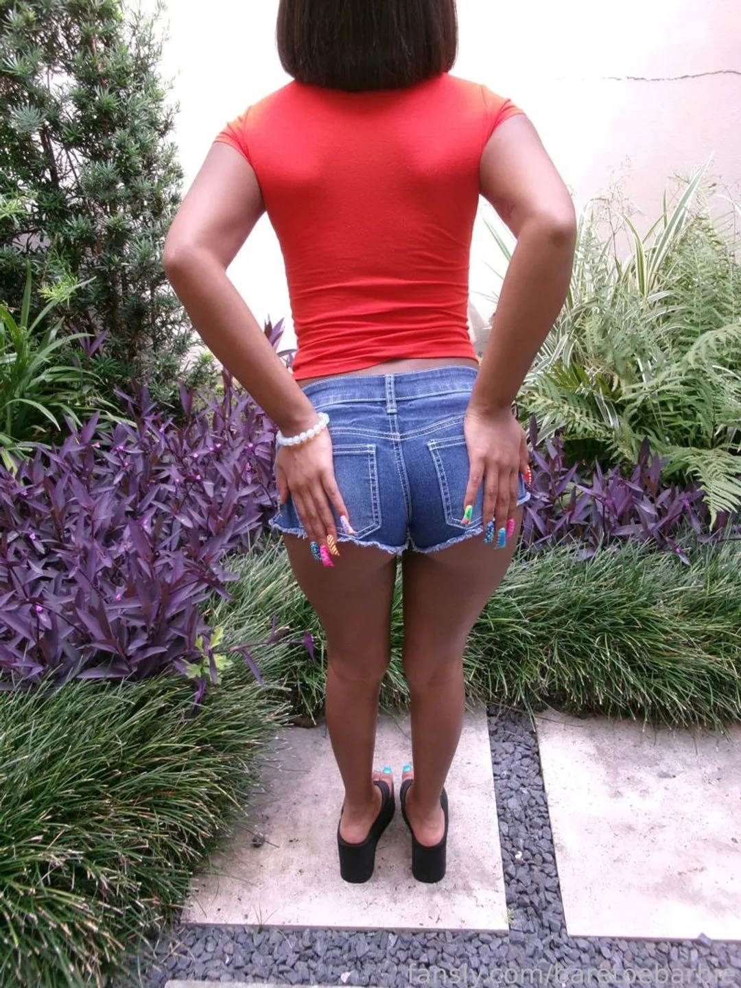 baretoebarbie — photo 2