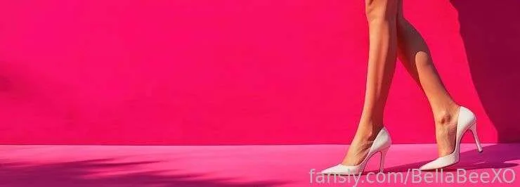 BellaBeeXO — photo 2