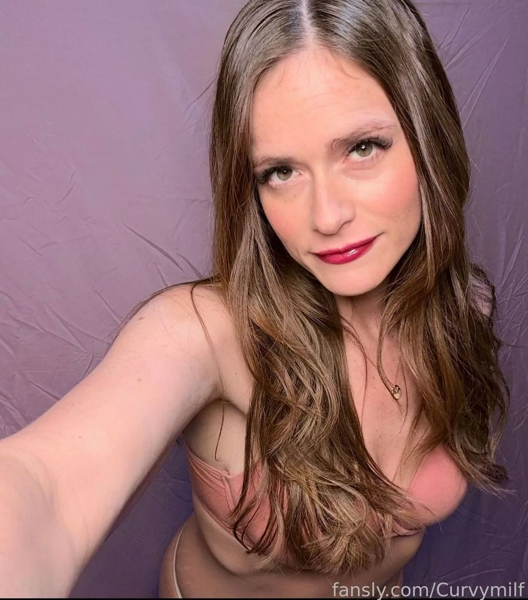 Curvymilf — photo 2