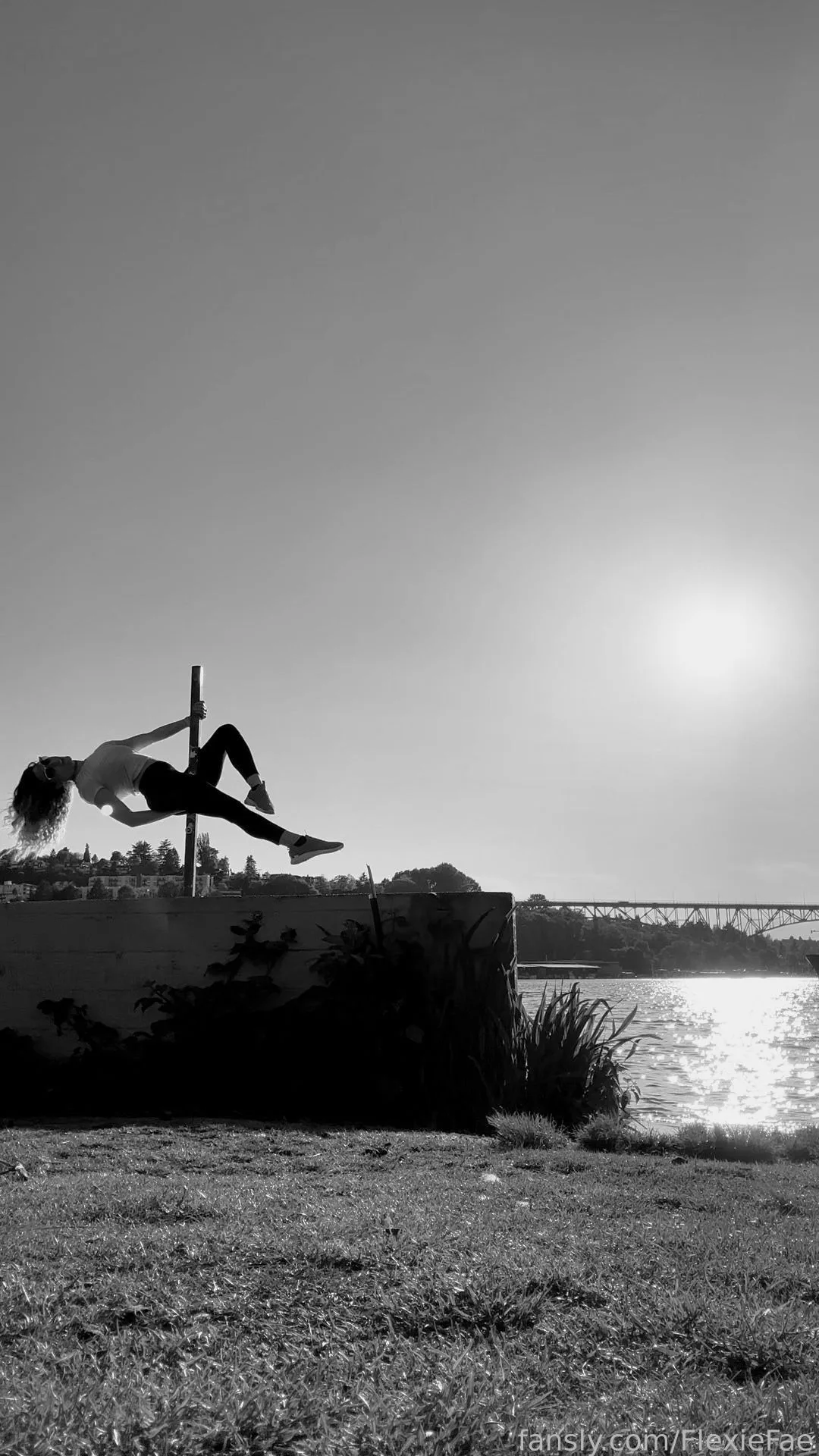 FlexieFae — photo 2