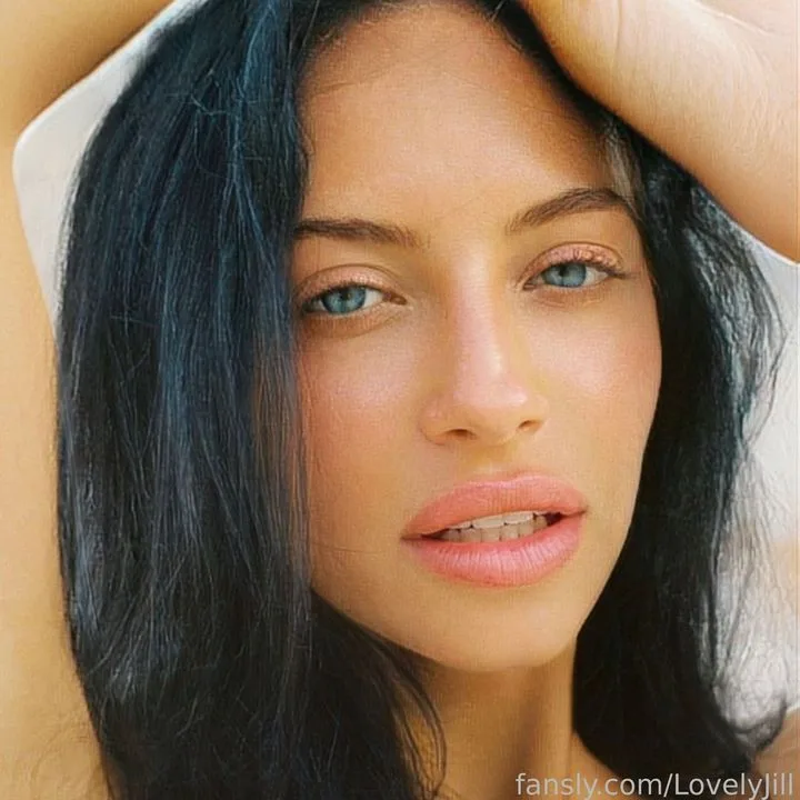 LovelyJill — profile photo