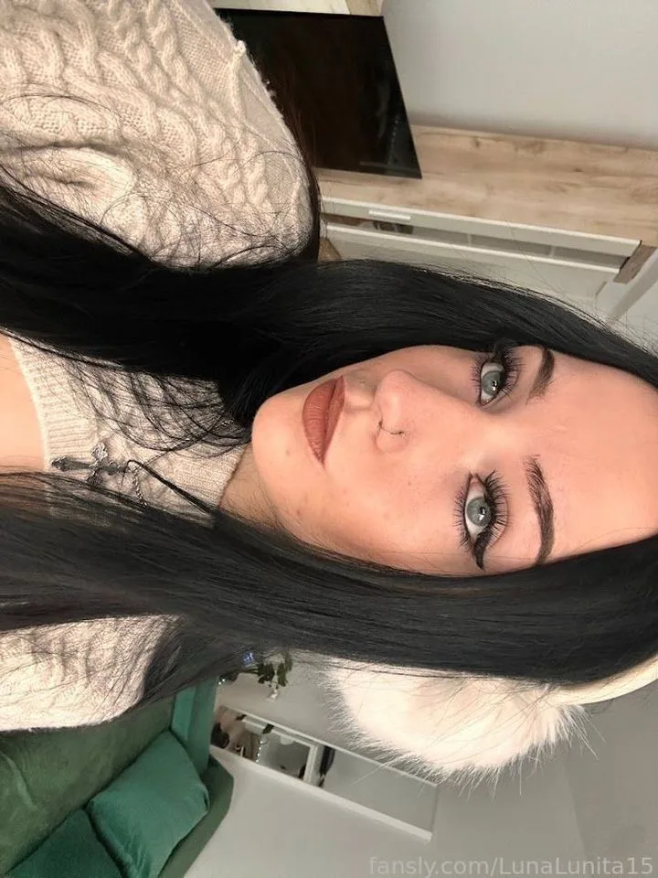LunaLunita15 — profile photo