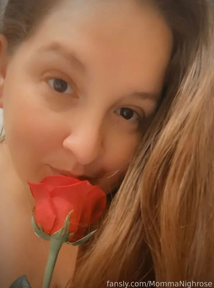 MommaNighrose — profile photo