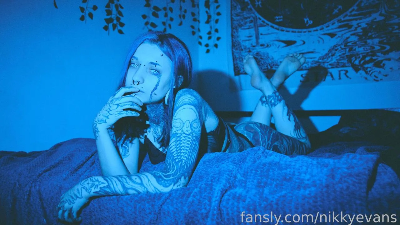nikkyevans — photo 2