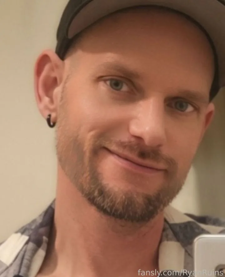 RyanRuins — profile photo
