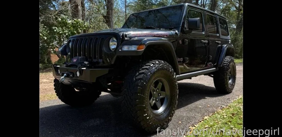 urfavejeepgirl — photo 2