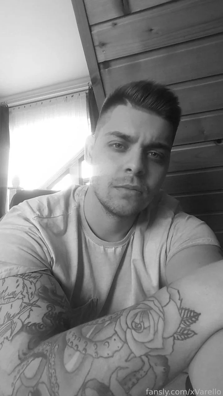 xVarello — profile photo